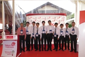 2013年第13届亚洲物理奥林匹克竞赛的越南学生代表队